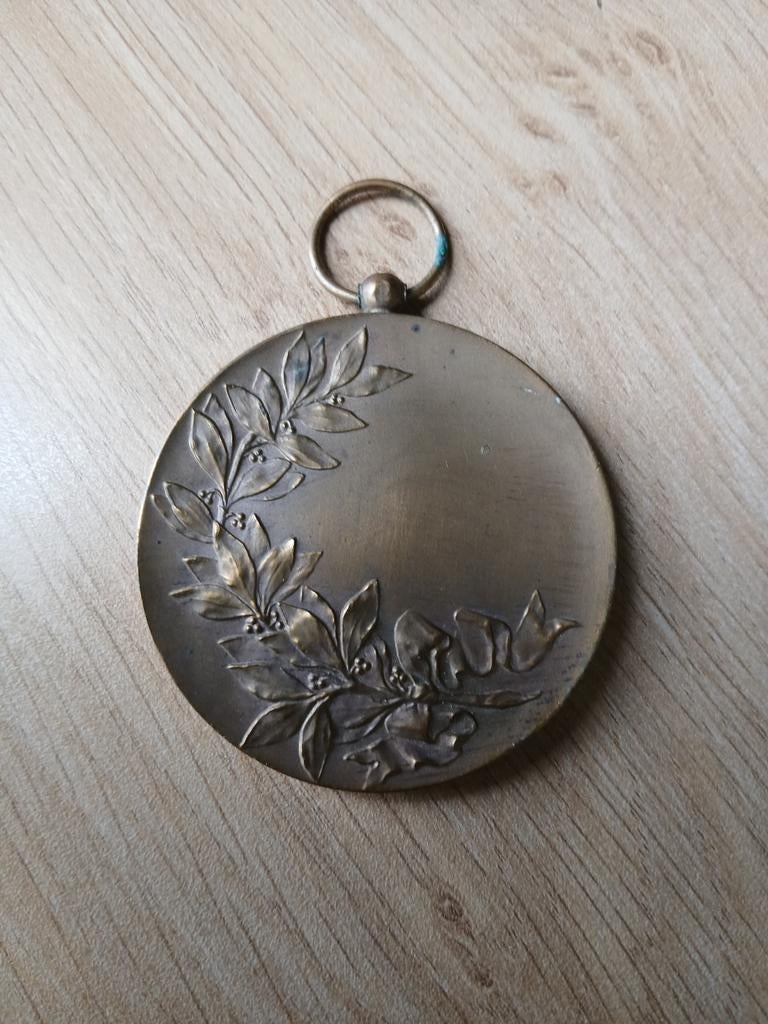Ancienne médaille Loverval 1914-1964 diamètre 5 cm, Enlèvement ou Envoi