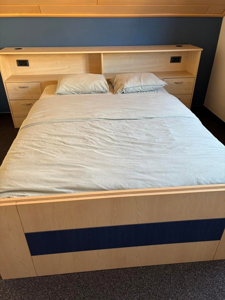 Bed, Huis en Inrichting, Slaapkamer | Complete slaapkamers, Ophalen, Zo goed als nieuw