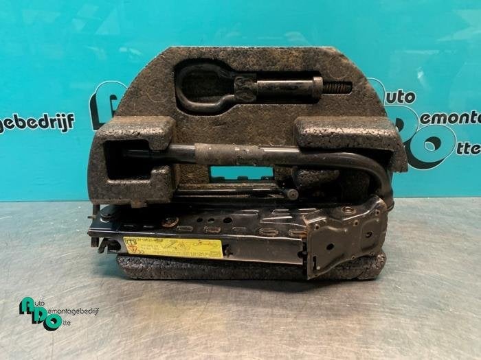Ensemble cric d'un Ford Fiesta (Fiesta 08-), -, 3 mois de garantie, -, -