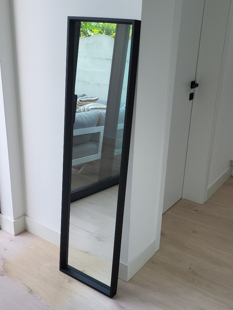 IKEA Nissedal spiegel zwart – 40x150cm | lichte beschadiging, Huis en Inrichting, Ophalen, Minder dan 50 cm, Gebruikt, 100 tot 150 cm