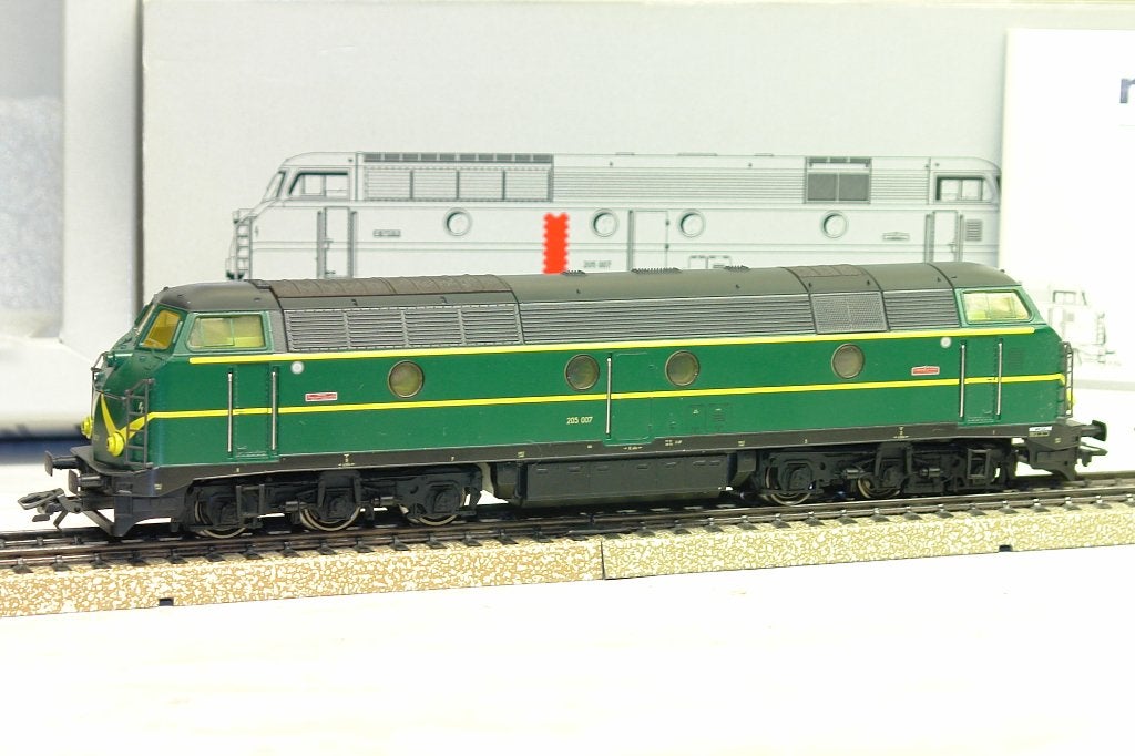 MARKLIN 37672 SNCB NMBS 205007 MONTZEN DIGITAAL 5-POLIG, Wisselstroom, Gebruikt, Locomotief, Ophalen of Verzenden