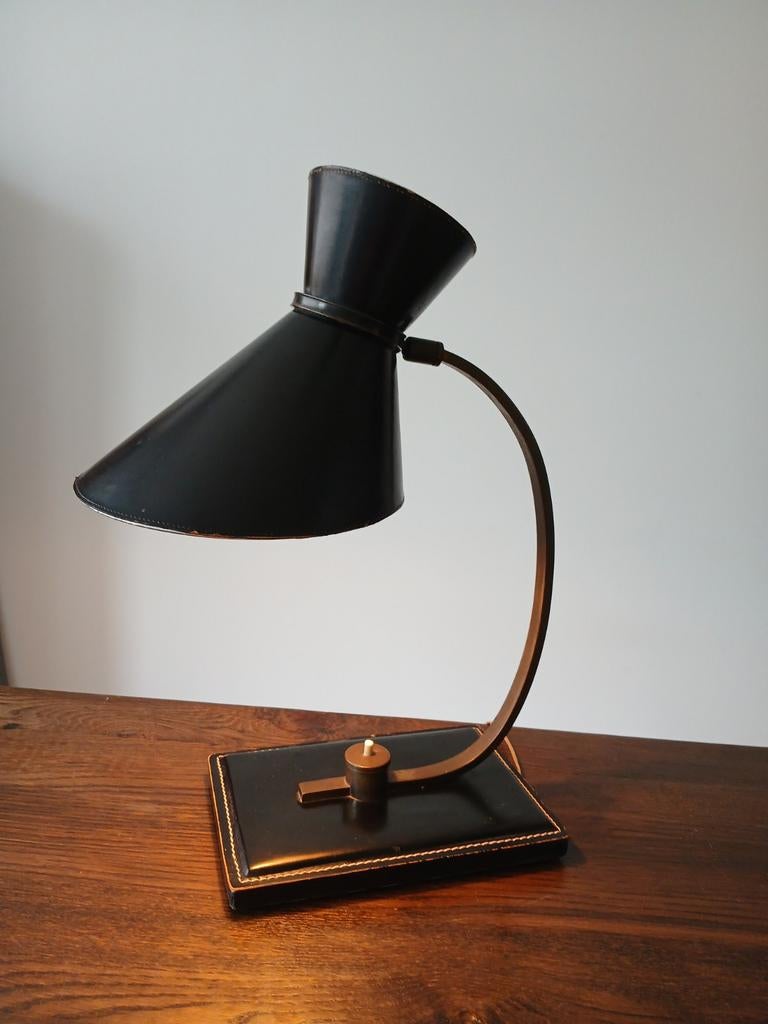 Lampe de table élégante en cuir Jacques Adnet, Maison & Meubles, Lampes | Lampes de table, Utilisé, Moins de 50 cm, Métal, Autres matériaux
