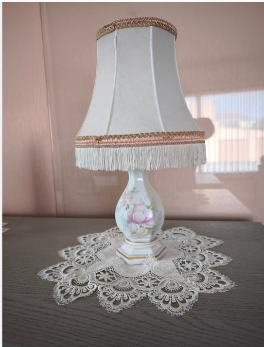 Porseleinen lamp met bloemen van Limoges, Ophalen