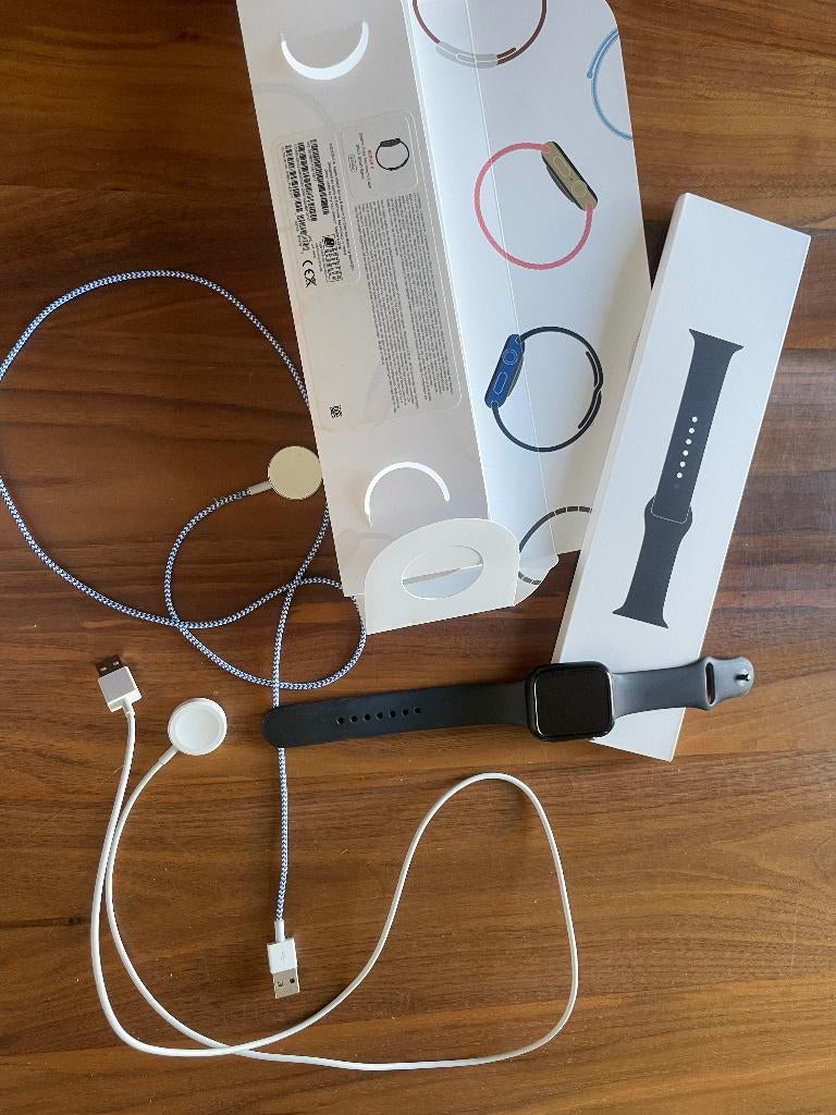 Apple Watch Series 6 44mm Cellular (GPS/LTE) Space Gray Alu, Handtassen en Accessoires, Smartwatches, Gebruikt, Zwart, Ophalen of Verzenden