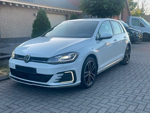 Volkswagen Golf GTE 1.4 HYBRID EDITION (automatique), 1395 cm³, Achat, 110 kW, Entreprise