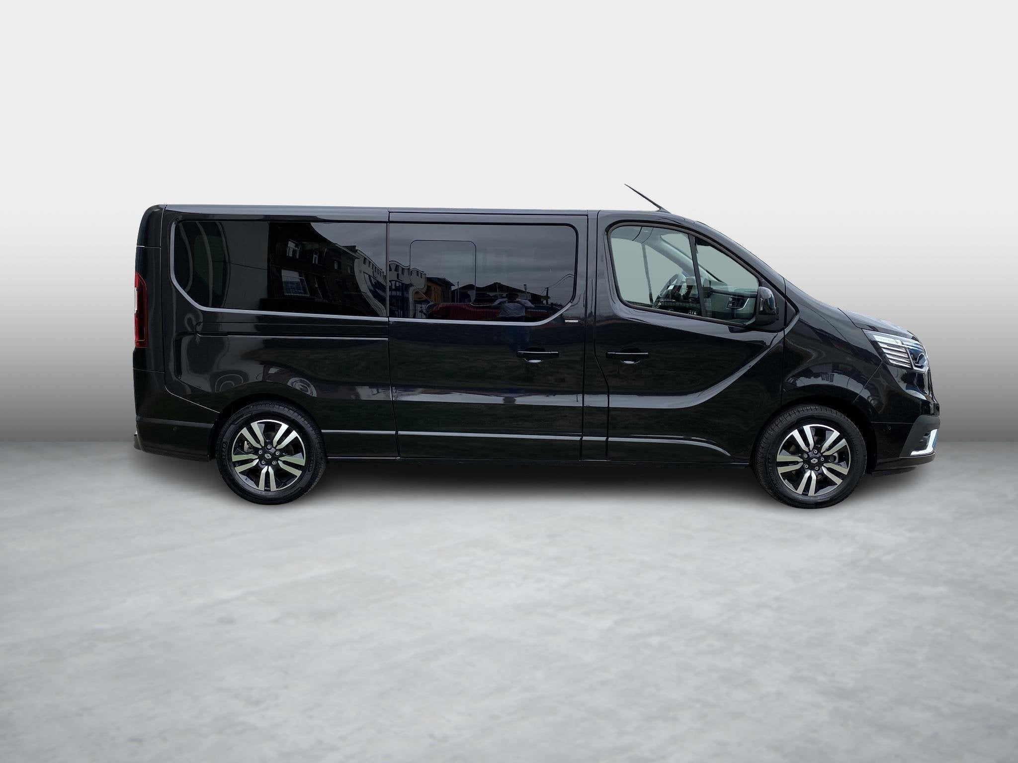 Renault Trafic Grand SpaceClass Blue dCi 170 EDC, Gebruikt, 4 cilinders, 2252 kg, Bedrijf