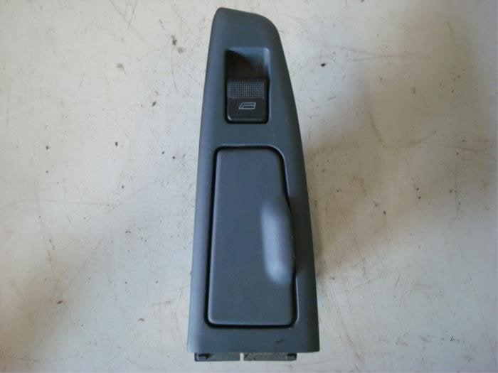 Commutateur vitre électrique d'un Audi A8 (A8 94-), -, 3 mois de garantie, Utilisé, -