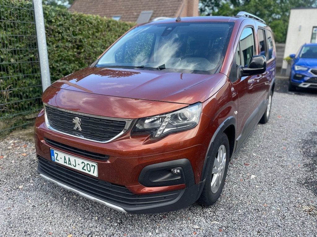 Peugeot Rifter PEUGEOT RIFTER 1.2i PURE-TECH LONG ALLURE 7-P, Automaat, Gebruikt, Euro 6, Bruin