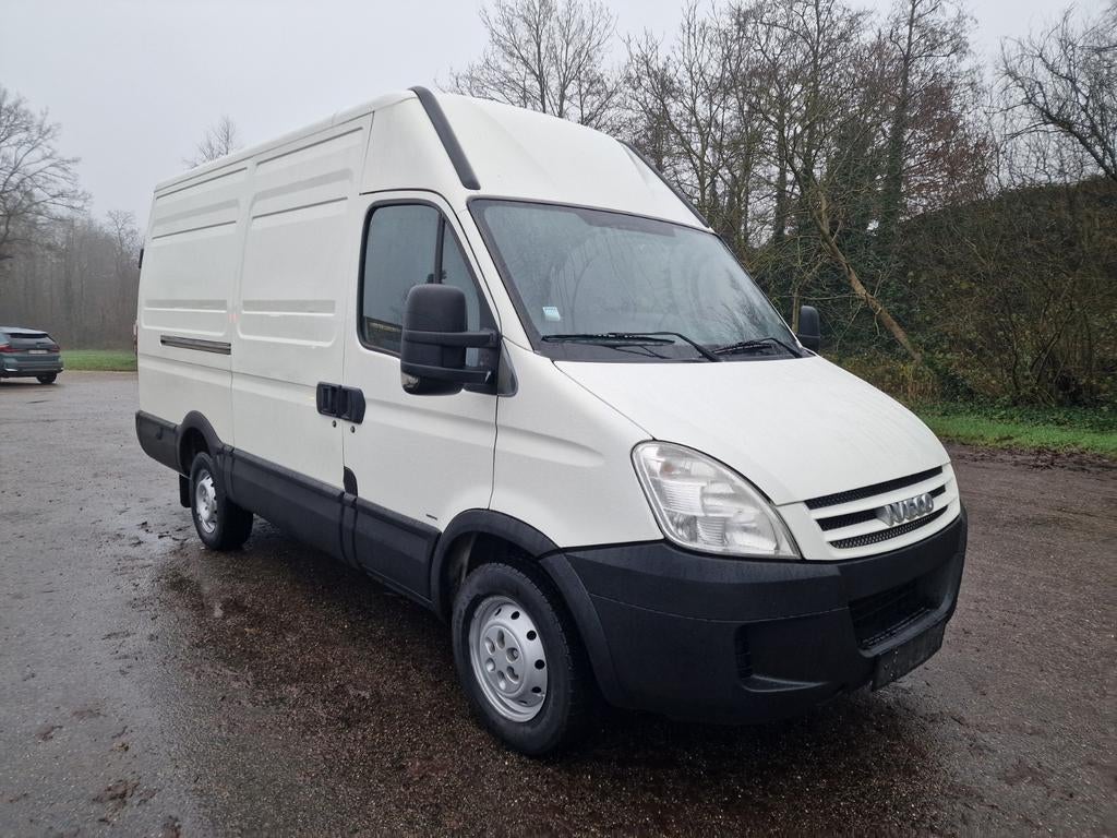 Iveco deily 2.3 hpi  2010 mer 179 Km  kan 3500 kg trekken, Auto's, Iveco, 2300 cc, Bedrijf, 5 deurs