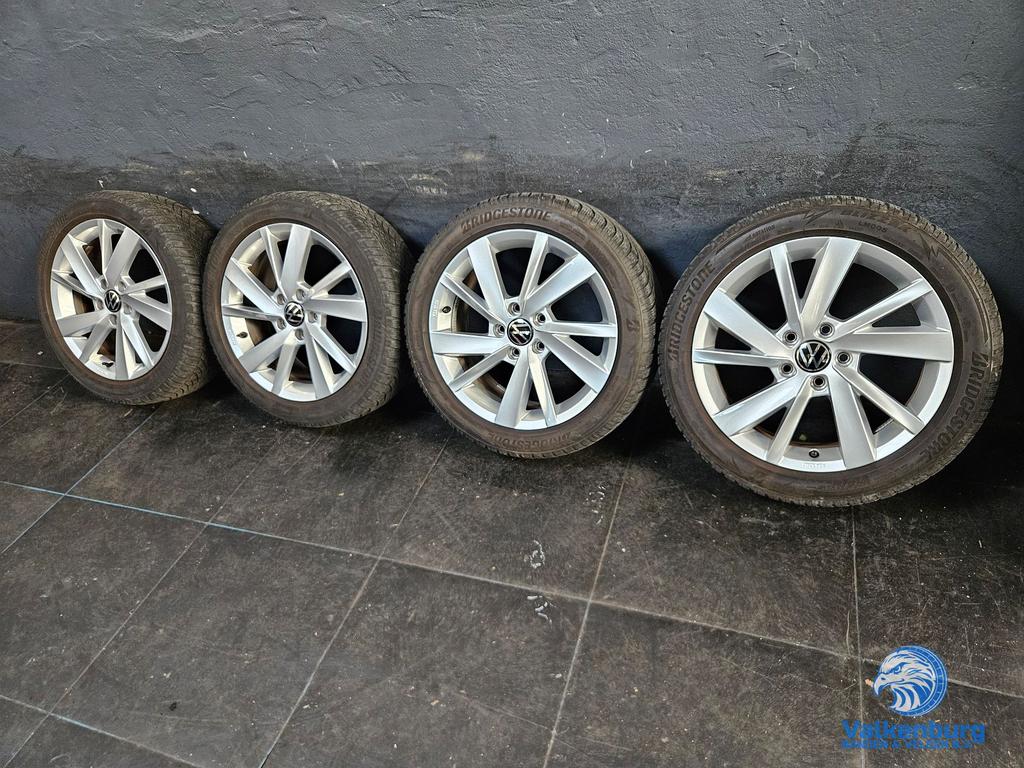 5-6mm! Originele VW Golf 8 5H Gavia 17 inch velgen 5x112 win, Auto-onderdelen, Gebruikt, -, -, Banden en Velgen