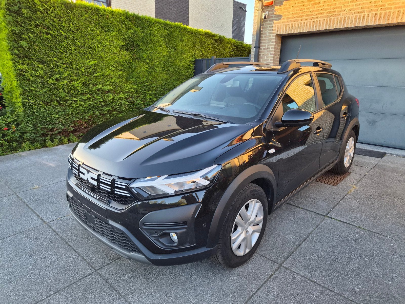 Dacia Sandero Stepway 1.0 TCe Expression / CAMERA / CARPLAY, Automaat, Euro 6, Zwart, Bedrijf