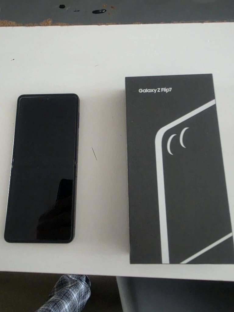 Z flip 7 512 gb, Télécoms, Téléphonie mobile | Samsung, Utilisé, Galaxy Z Flip, 512 GB, Sans abonnement, Avec simlock (verrouillage SIM)