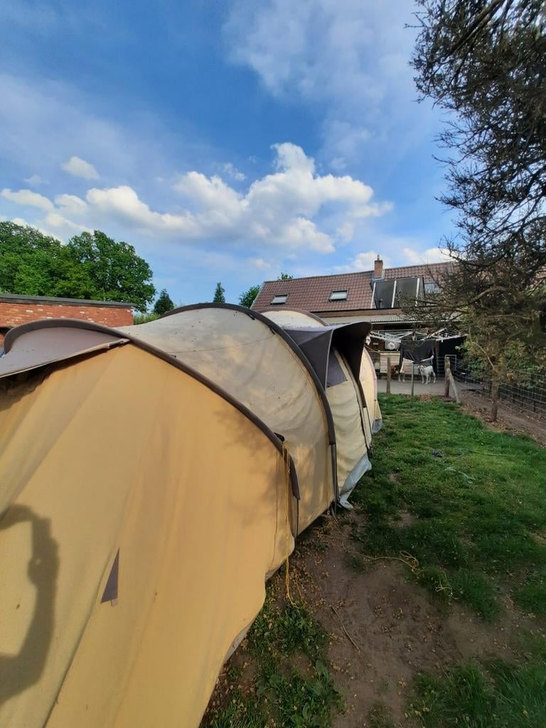 Beige tent voor minimum 6 personen, 3 slaapcompartimenten, Ophalen