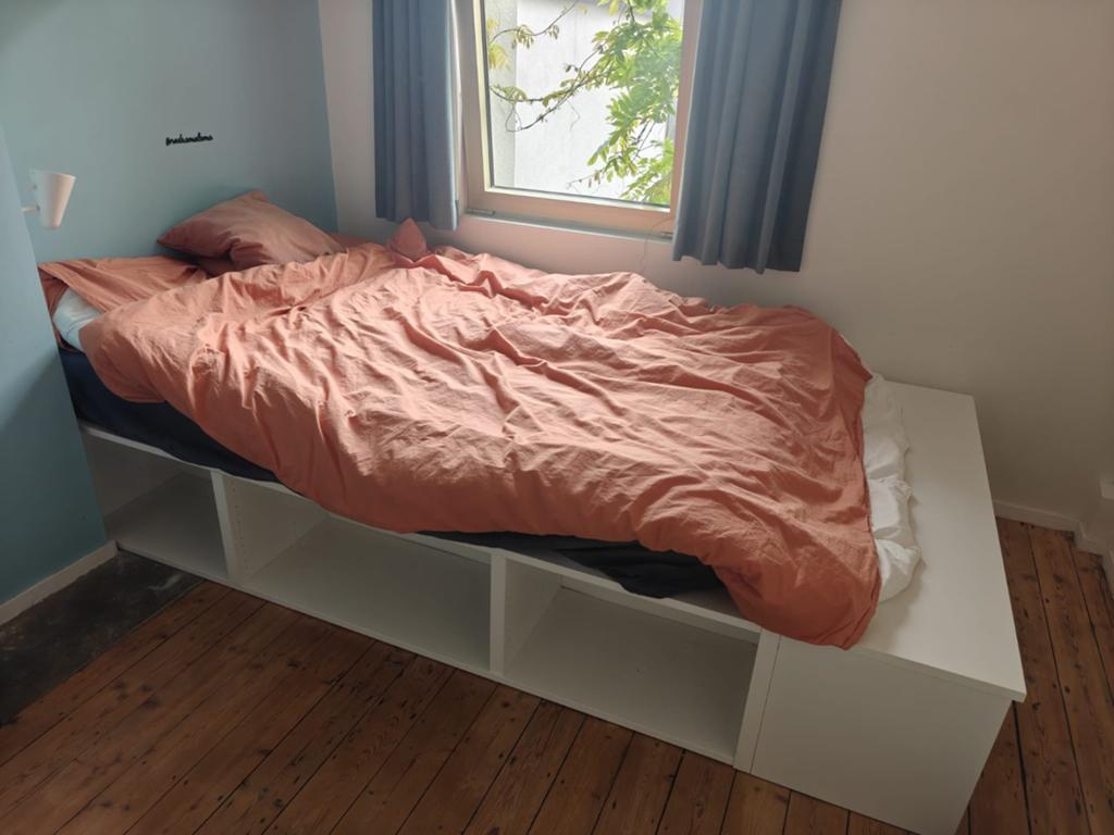 Mooi, functioneel bed te koop 140 x 200, Huis en Inrichting, Ophalen
