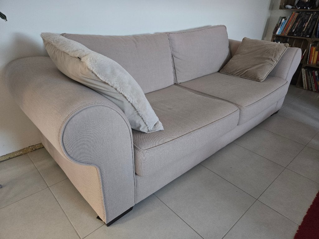 Maakt 2 comfortabele banken Goede algehele conditie, Ophalen, Driepersoons, 75 tot 100 cm, Zo goed als nieuw
