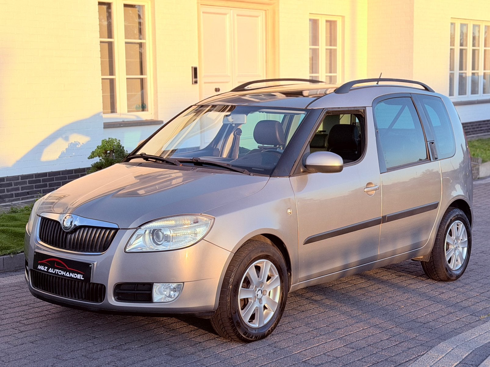 Skoda Roomster  1.6i Benzine * Automaat * Pano dak * Gekeurd, Auto's, Automaat, Bruin, Leder, Bedrijf