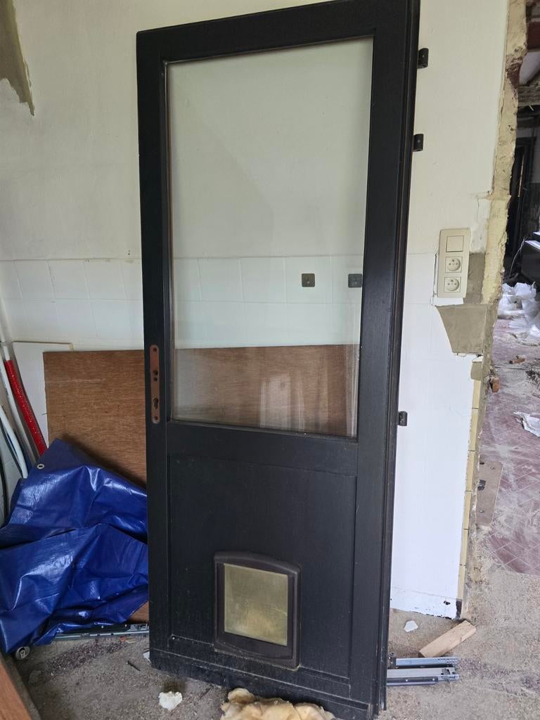 Porte en bois avec passage pour animaux, Porte extérieure, Utilisé, Moins de 80 cm, Bois