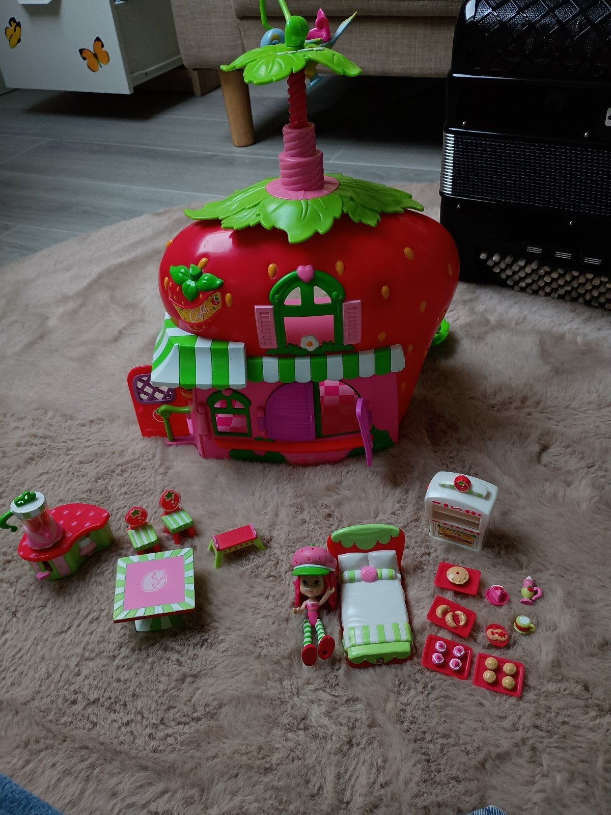 Strawberry Shortcake Berry Bitty Café / huisje + pop en acce, Ophalen, Gebruikt, Poppenhuis