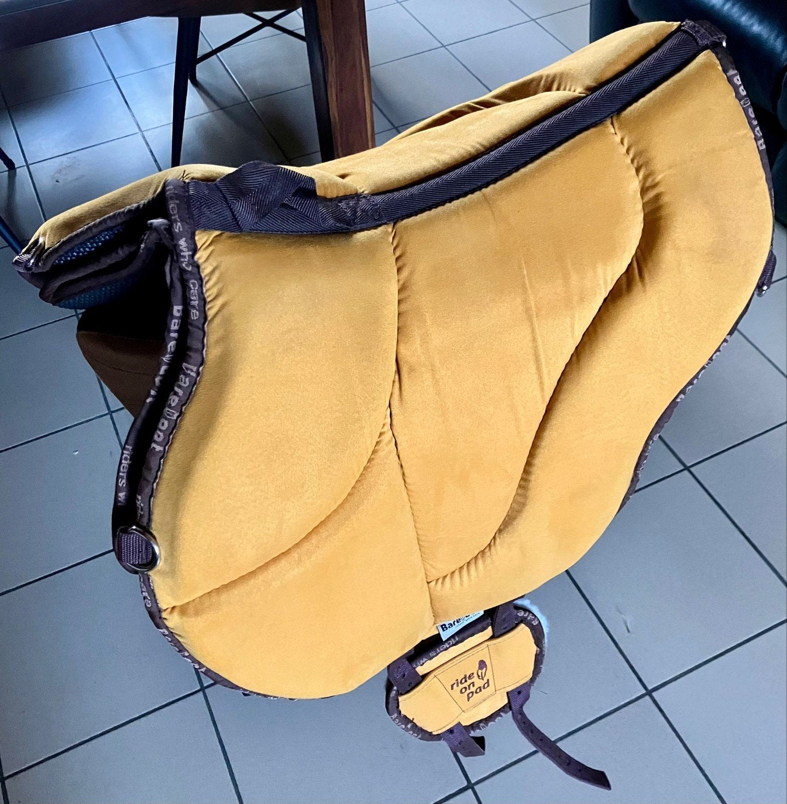 À vendre : Barefoot Ride-on-Pad Physio — jaune tournesol, Enlèvement ou Envoi, Comme neuf, Close contact