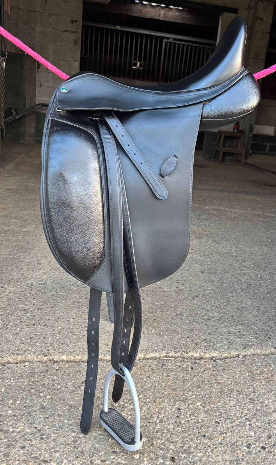 17,5 inch dressuur Arena zadel, Animaux & Accessoires, Siège semi-creux, Arçon réglable, L (17.5 pouces), Moyen