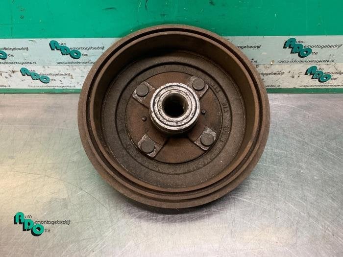Tambour de frein arrière d'un Suzuki Swift (Swift 96-), -, 3 mois de garantie, Utilisé, -