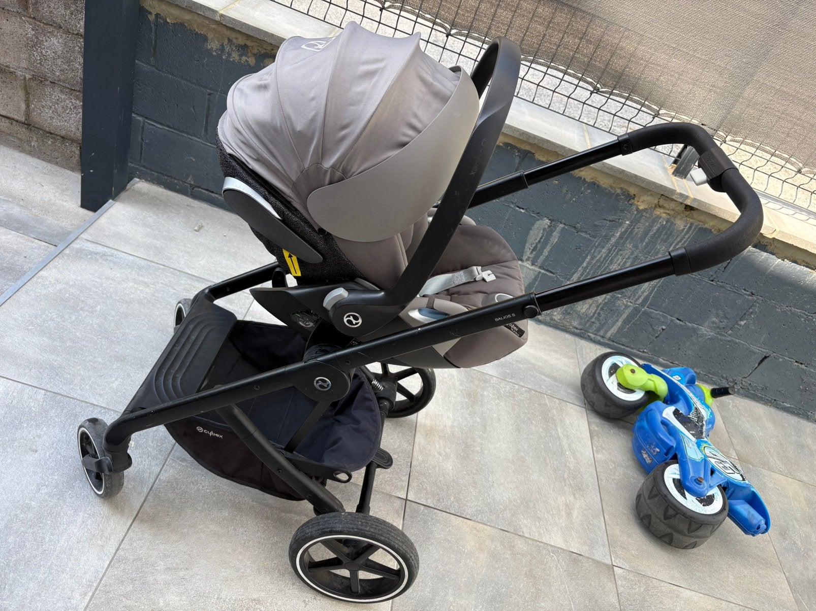 Cybex bon etat, Enlèvement ou Envoi, Utilisé