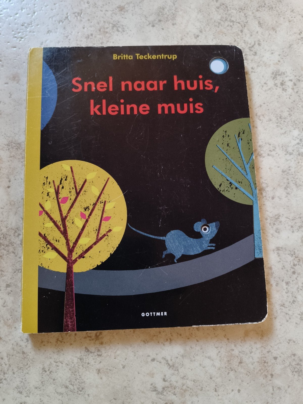 kleuterboek snel naar huis kleine muis, Enlèvement