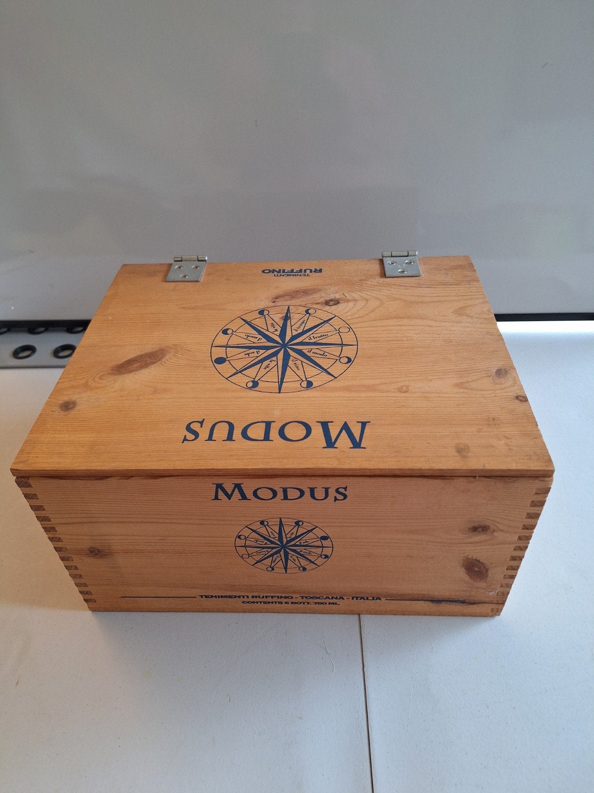 Sterke houten opbergkist met deksel, Ophalen