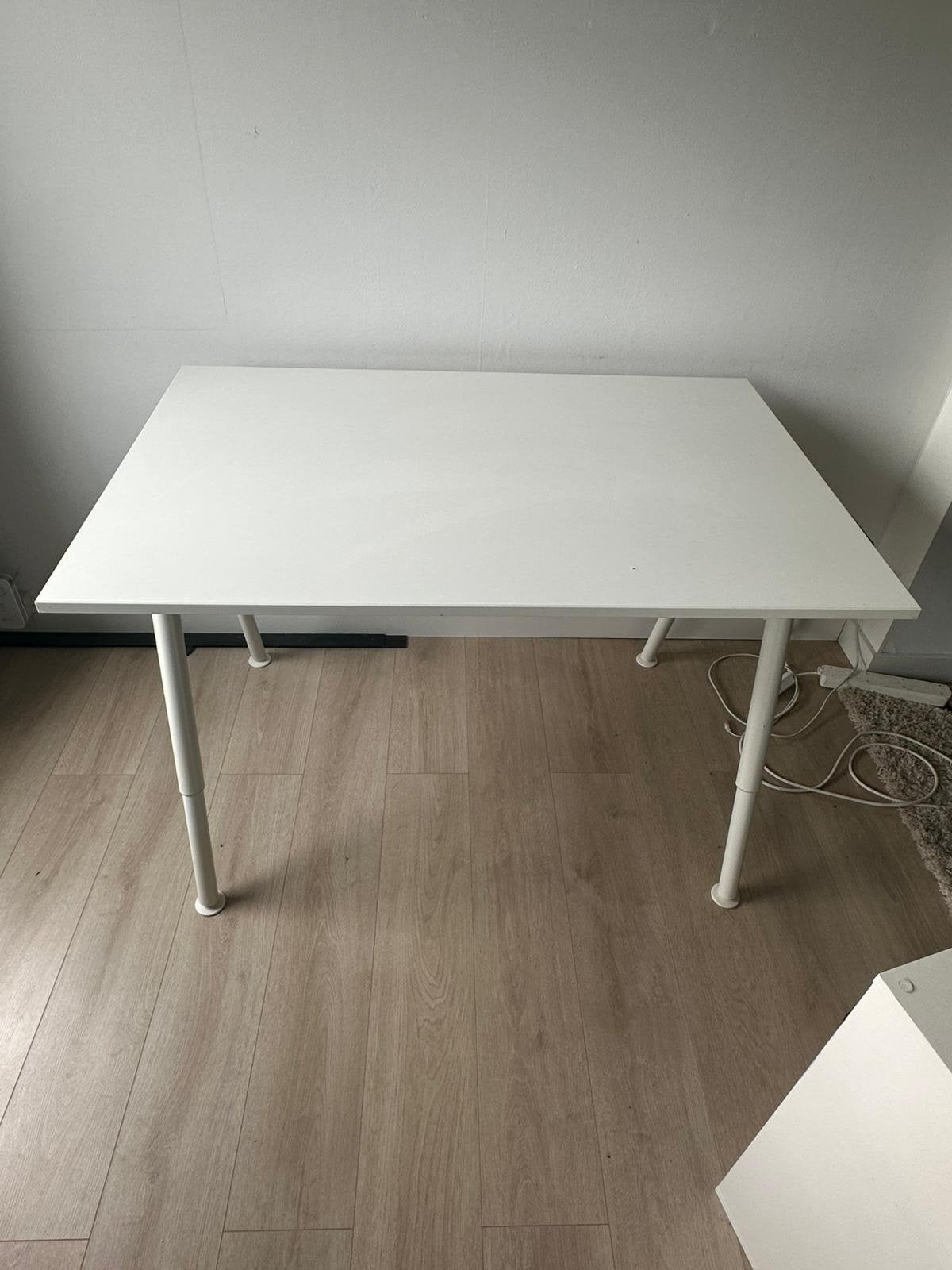 Burau Ikea, Huis en Inrichting, Ophalen, Gebruikt, 120 cm, In hoogte verstelbaar
