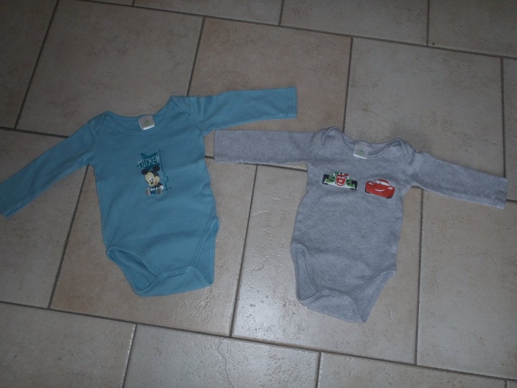 1 set van 2 rompers maat 74, Kinderen en Baby's, Ophalen of Verzenden, Zo goed als nieuw, Jongetje, Nacht- of Onderkleding