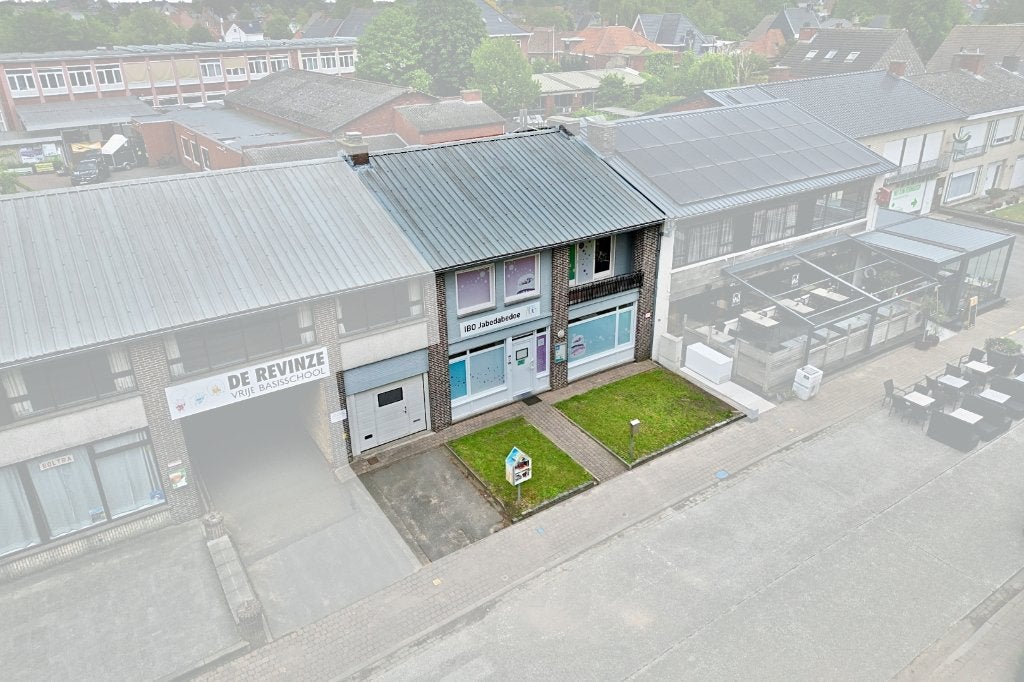 Torhout – Ruim handelspand/woning met 4 slpks en garage, Immo, Huizen en Appartementen te koop, 200 tot 500 m², 391 kWh/m²/jaar
