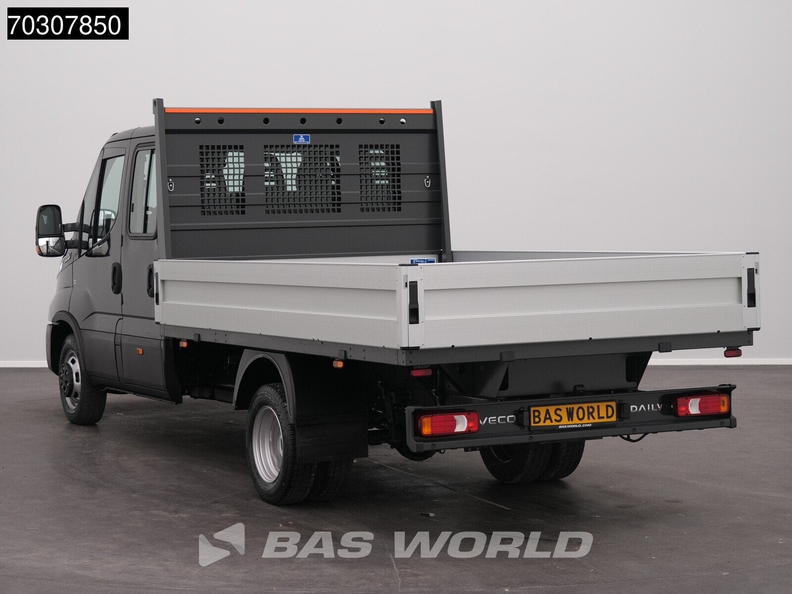 Iveco Daily 35C21 3.0L Automatic 210HP Double Cabine Dual Ty, Auto's, Stof, Euro 6, 4 cilinders, Zwart