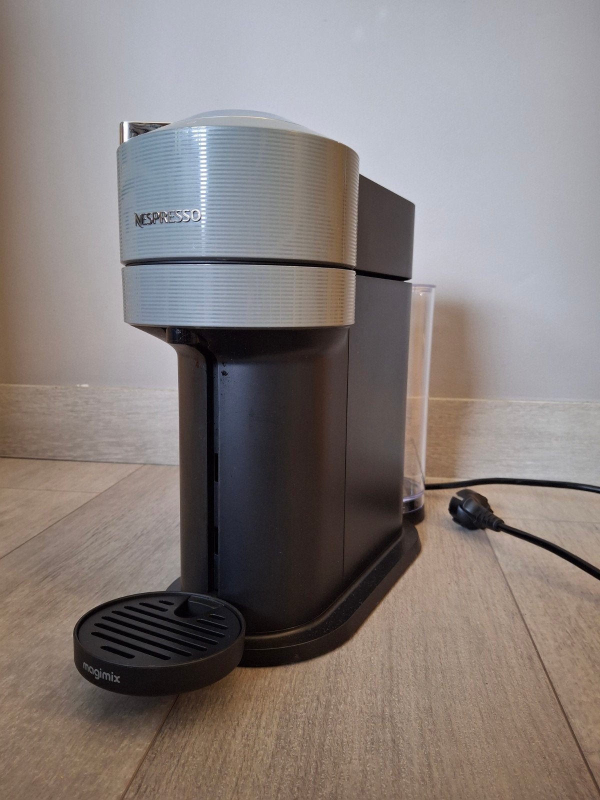 Magimix Vertuo Next, Réservoir d'eau amovible, Dosettes et capsules de café, Utilisé, Enlèvement