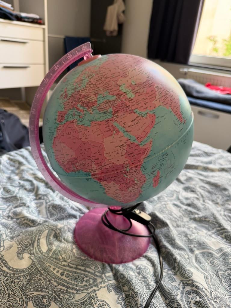 Globe terrestre déco (fonction lampe à vérifier), Maison & Meubles, Accessoires pour la Maison | Globes, Enlèvement, Comme neuf