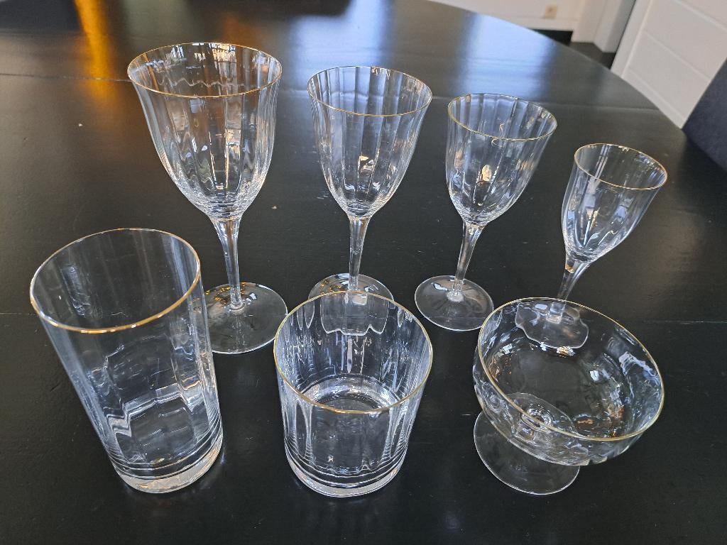 Verres en cristal, Enlèvement