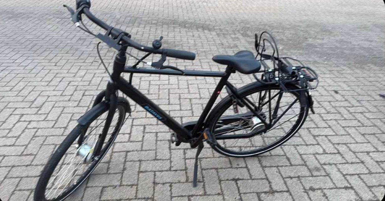 Batavus herenfiets zwart – 4 jaar oud – rijdt perfect, Fietsen en Brommers, Ophalen, Zo goed als nieuw, Batavus