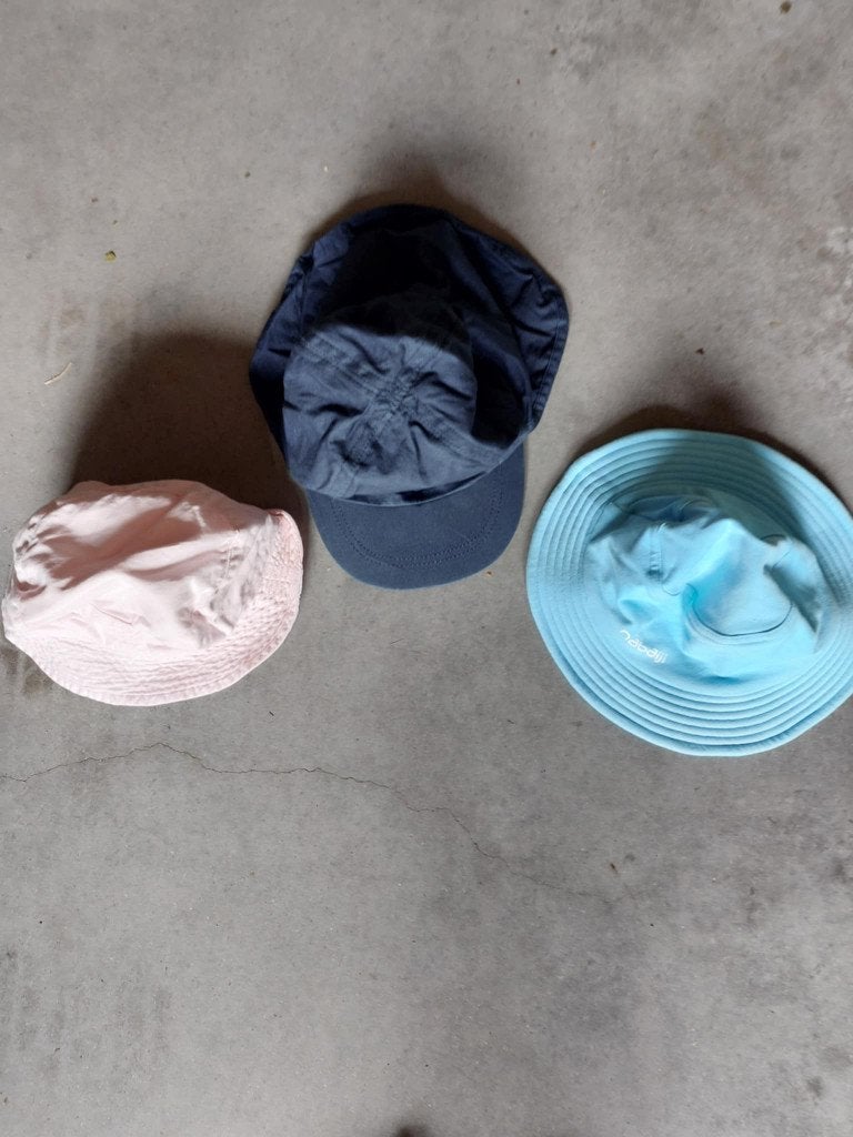 Pet 1€ Hoed 2€ meisjes en jongens, Enfants & Bébés, Enlèvement, Comme neuf, Garçon ou Fille, Chapeau