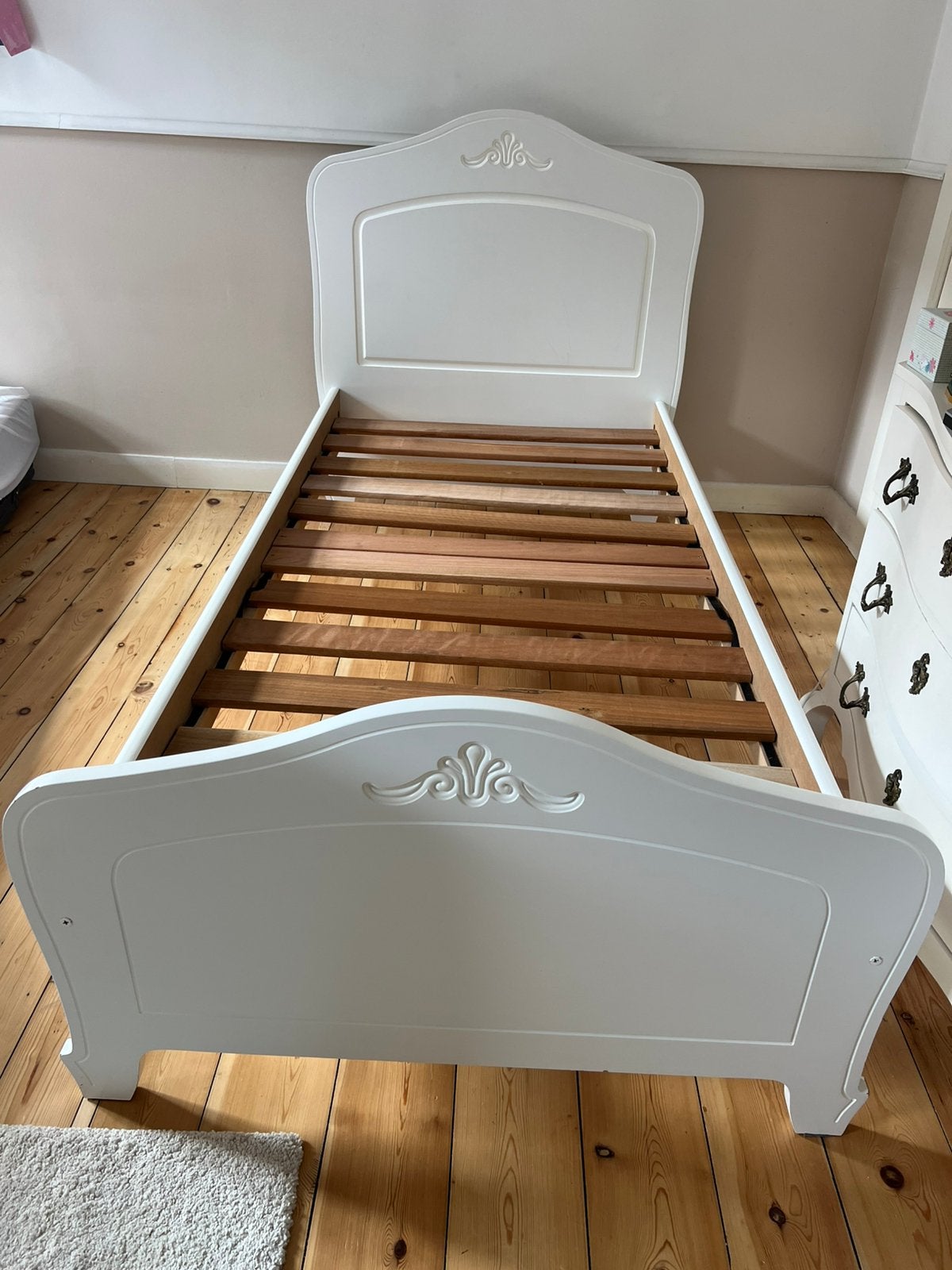 Lit  fille en bois massif laqué avec petit toboggan, Enfants & Bébés, 85 à 100 cm, Sommier à lattes, Enlèvement, 180 cm ou plus
