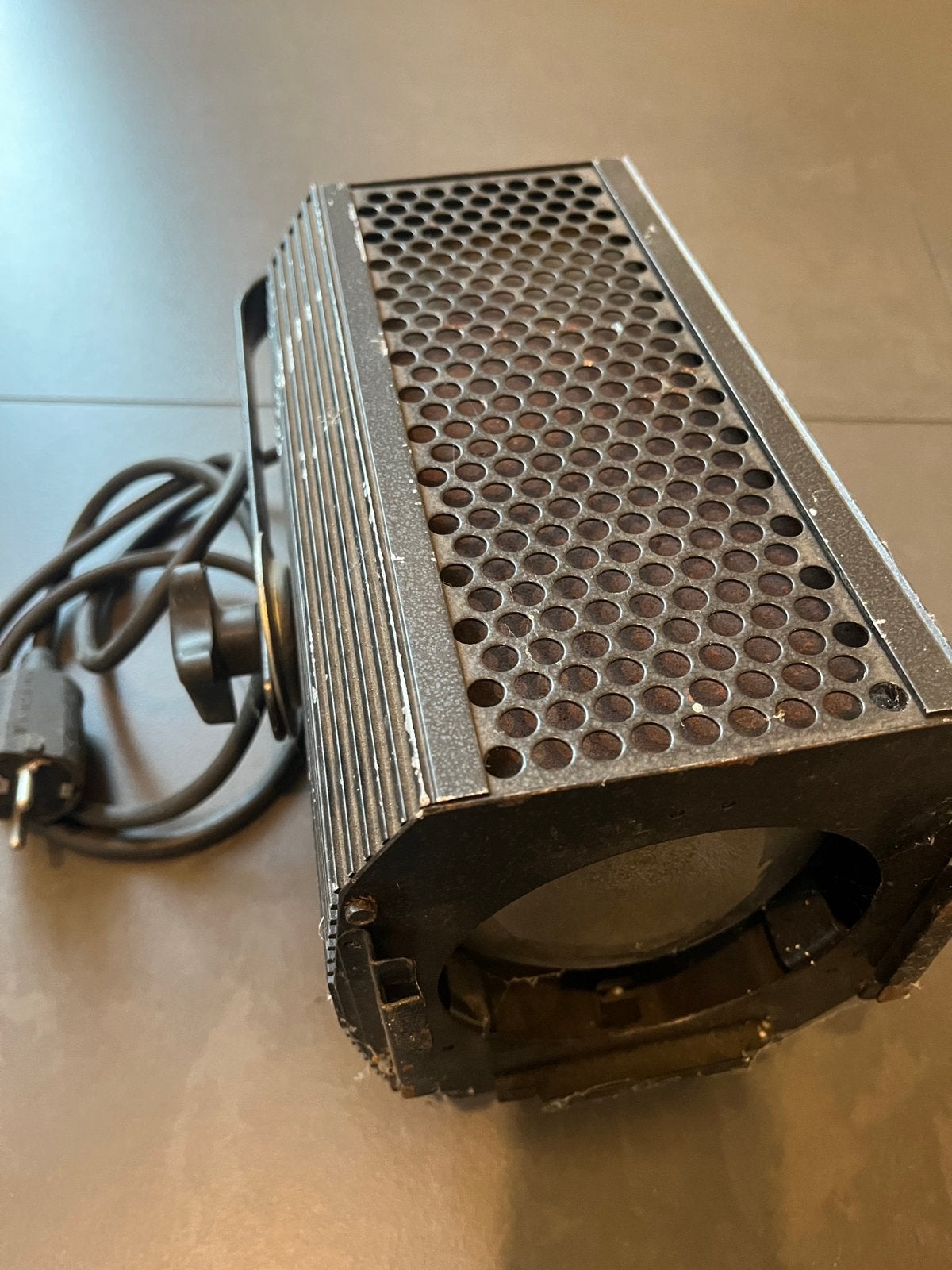 Fresnel spot 230V max 650 watt, Ophalen, Zo goed als nieuw