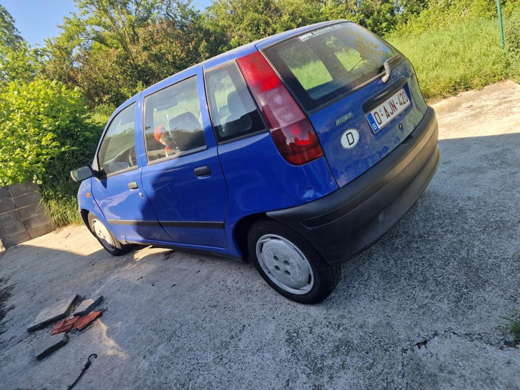 Fiat punto 1.2cc boîte automatique ancêtre, Autos, Fiat, Achat, 139 g/km, Bleu, 5 portes