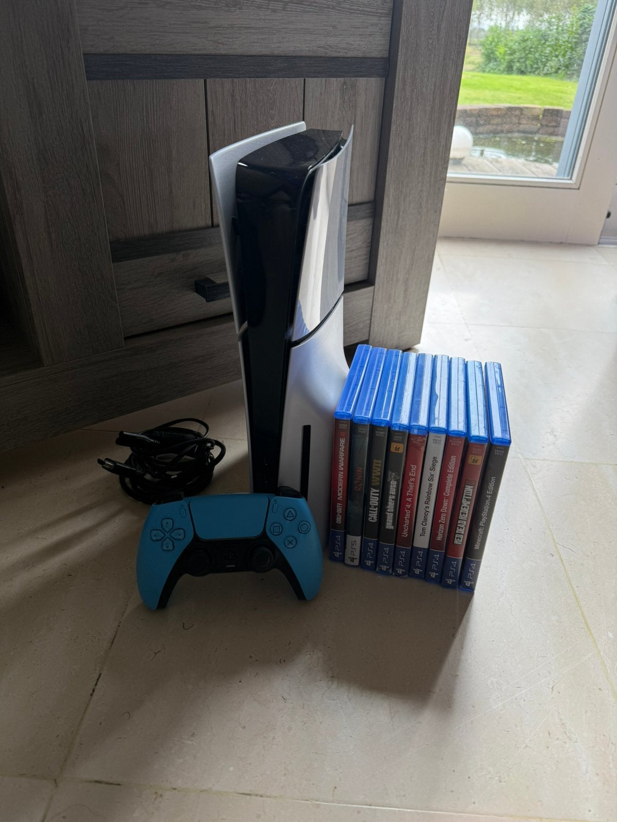 Sony PlayStation 5 avec manette et 9 jeux– Pack gaming, Games en Spelcomputers, Ophalen, Zo goed als nieuw, Playstation 5