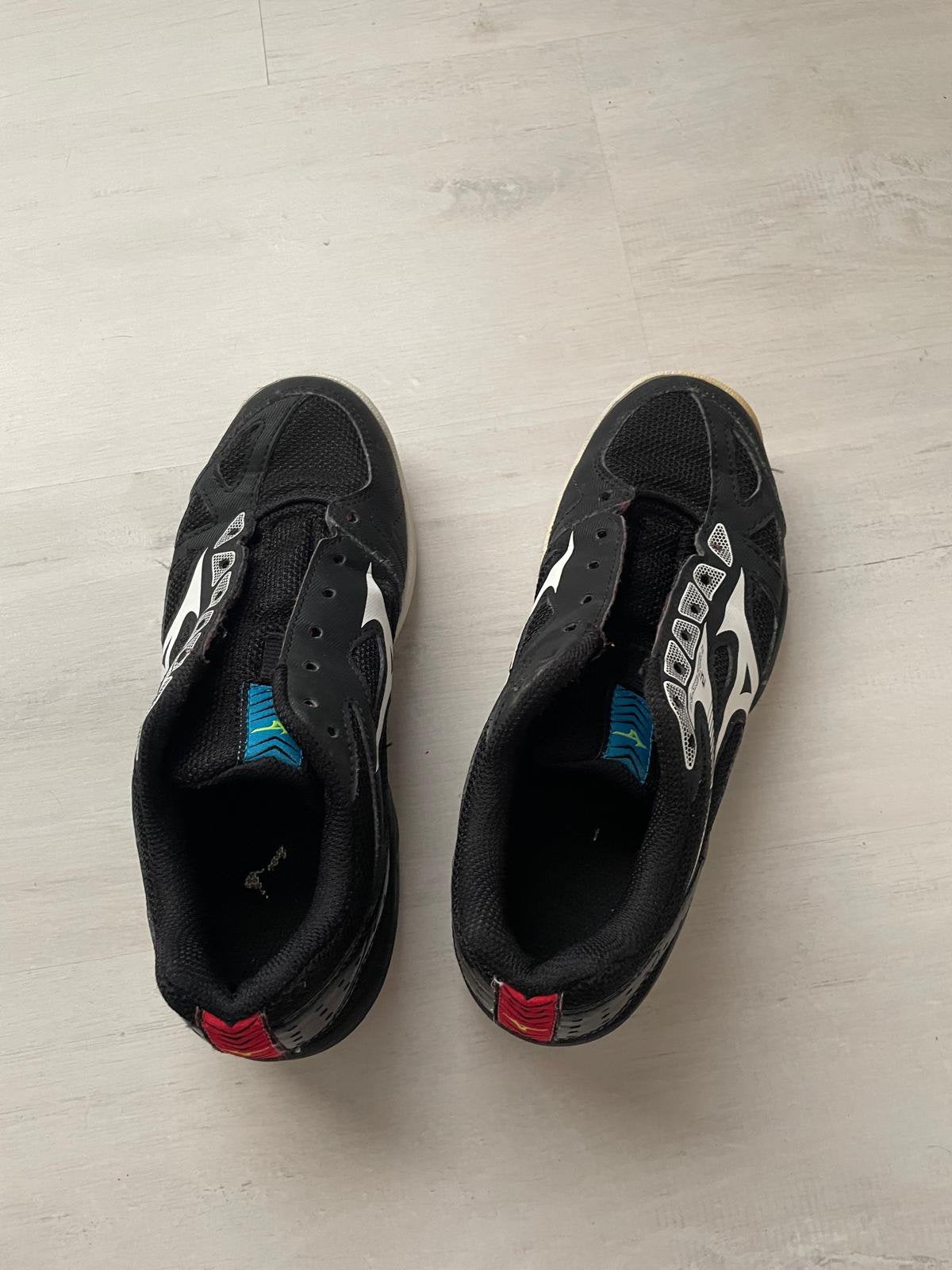 Sportschoenen voor in een zaal, Gebruikt, Ophalen of Verzenden, Jongen of Meisje, Sportschoenen