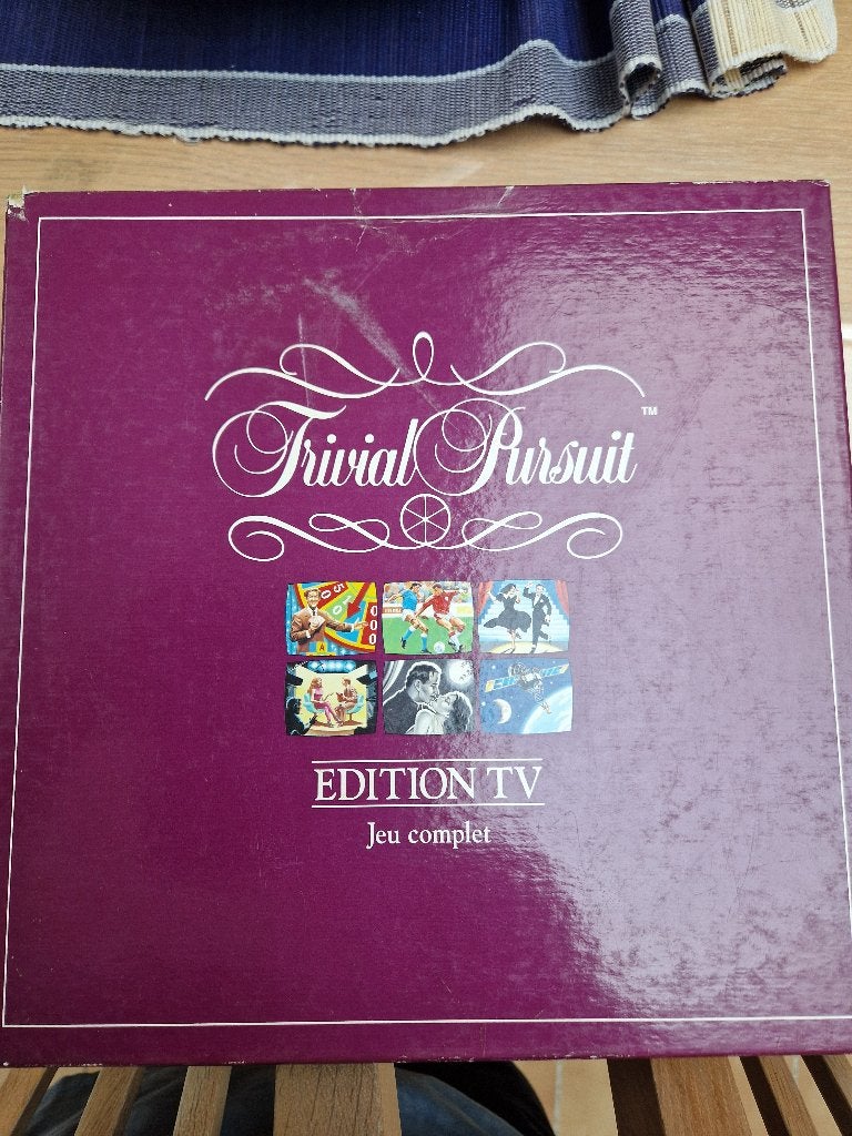 Jeu société - Trivial Pursuit Edition TV, Hobby & Loisirs créatifs, Jeux de société | Jeux de plateau, Enlèvement ou Envoi