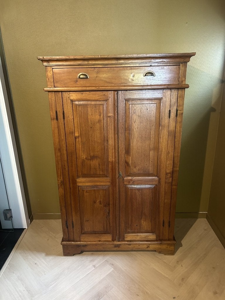 Massief houten kast in koloniale stijl, Ophalen