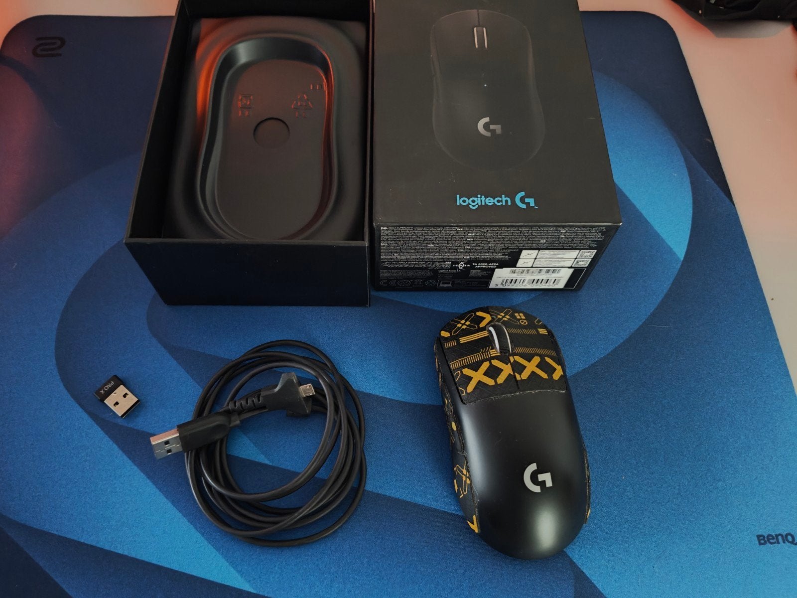 logitech pro superlight met gripstickers, Ophalen of Verzenden
