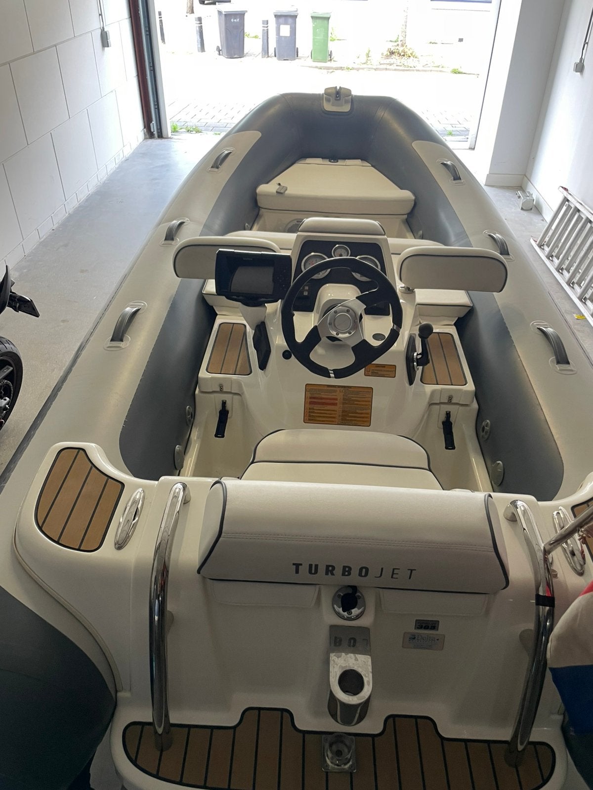 Williams Turbojet 385 nieuw staat, 4 m, Binnenboordmotor, Zo goed als nieuw, 2 m