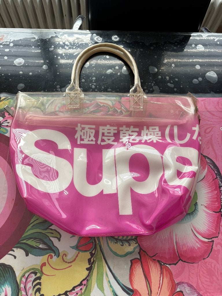 Joli sac Superdry, Bijoux, Sacs & Beauté, Sacs | Sacs Femme, Enlèvement ou Envoi