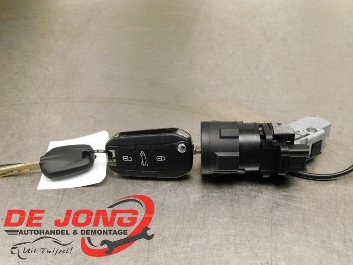 Serrure de contact + clé d'un Opel Crossland X, -, Opel, 3 mois de garantie, Utilisé