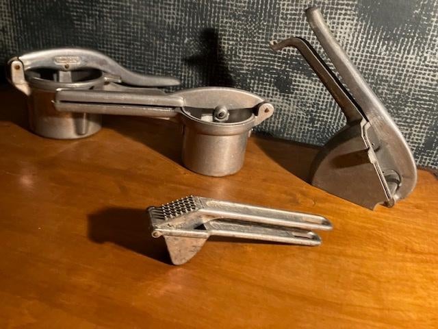 ALUMINIUM PRESSÉ AU LOOK VINTAGE, Enlèvement ou Envoi