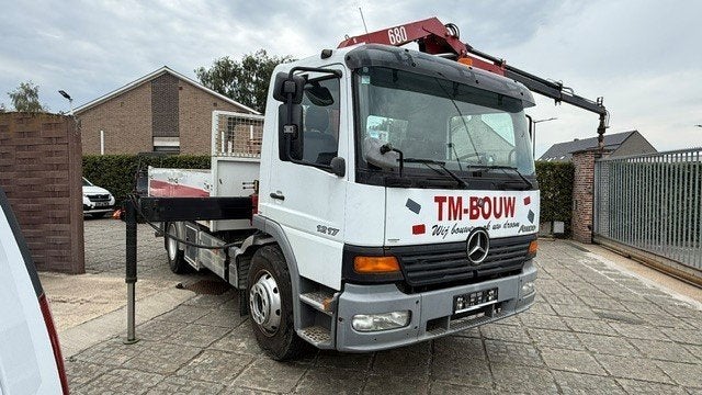 atego 1217 kipper met kraan, Autos, Achat, Entreprise, Boîte manuelle, Noir